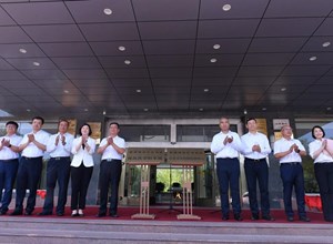 自治区预防医学科学院自治区公共卫生检验检测中心揭牌成立